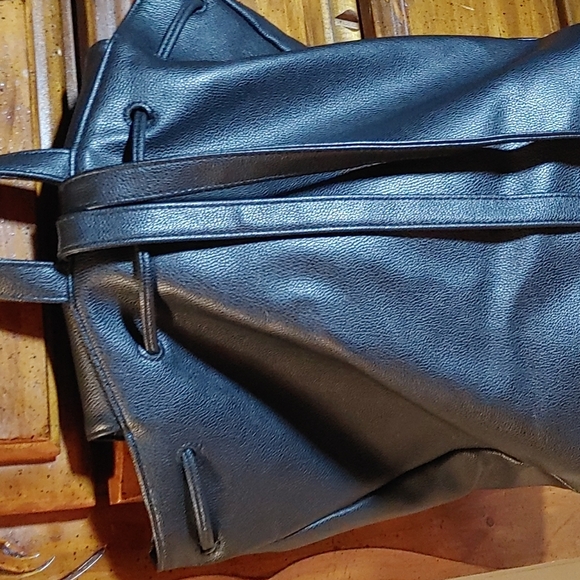 🌸Host Pick🌸Victoria's Secret Black Drawstring Backpack - Picture 3 of 13